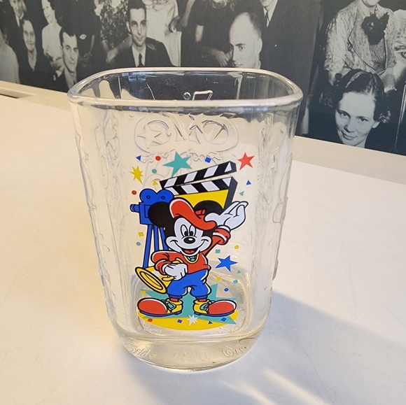 McDonald's & Disney's 2000 Walt Disney World Glass. MICKEY MOVIE DIRECTOR - Picture 4 of 8